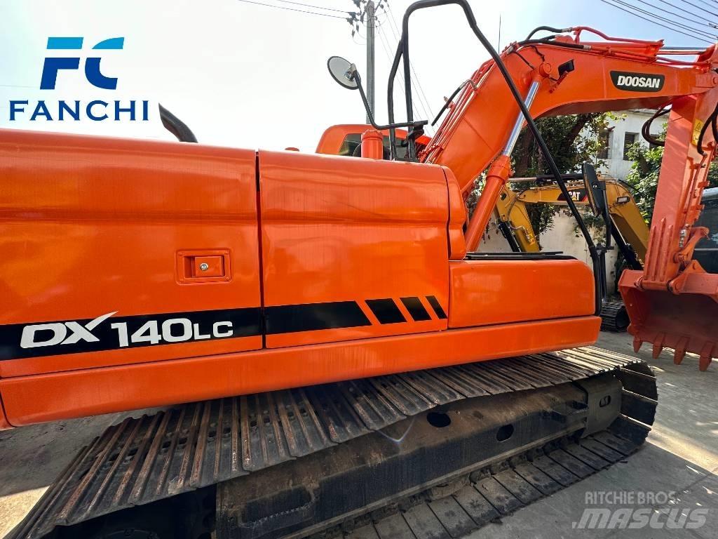 Doosan DX 140 LC Wheeled excavators