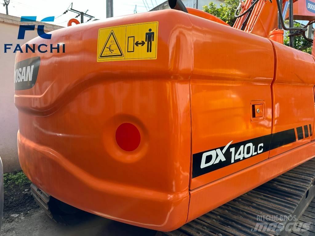 Doosan DX 140 LC Wheeled excavators