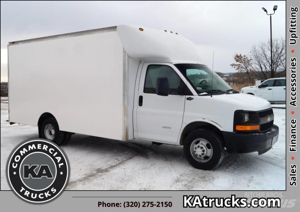 Chevrolet G4500 Box body trucks