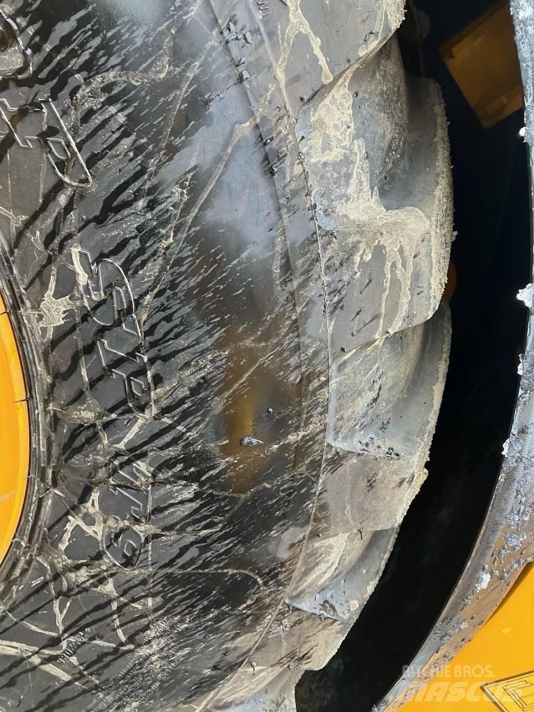 JCB 409 Wheel loaders