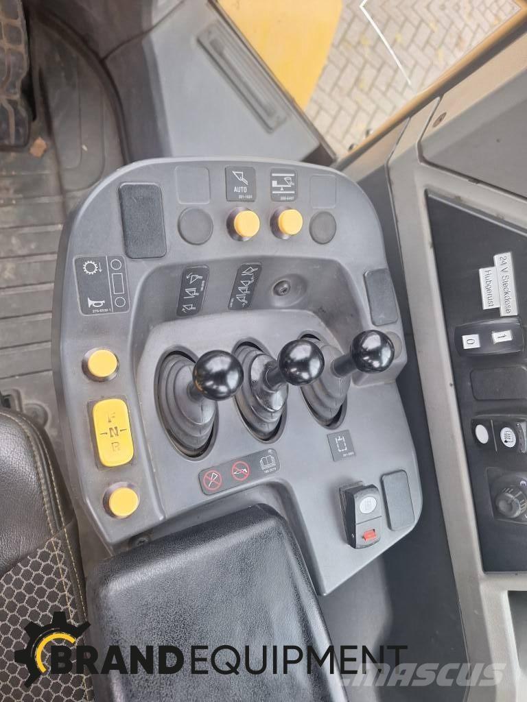 CAT 950M Wheel loaders