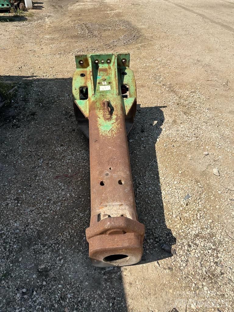 Montabert V 32 Hammers / Breakers