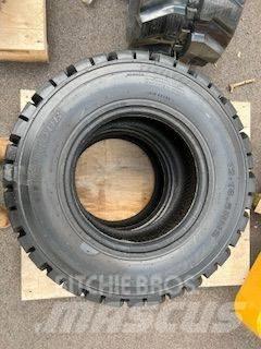 Armour 12-16.5 Tyres, wheels and rims