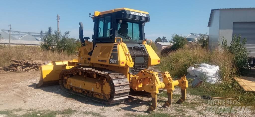 Komatsu D51EX-24 Crawler dozers