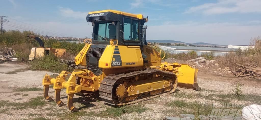 Komatsu D51EX-24 Crawler dozers