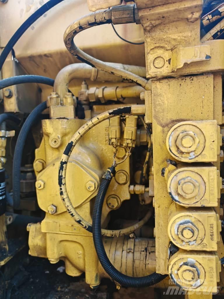 Komatsu PW 130ES-6K Wheeled excavators
