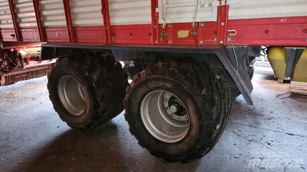 Pöttinger Jumbo 6600 Self loading trailers