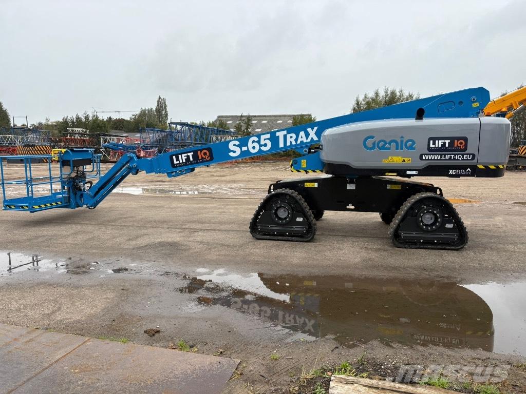 Genie S 65 Trax Telescopic boom lifts