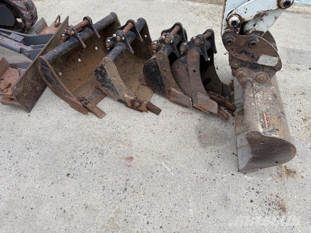 Takeuchi TB 210 Mini excavators < 7t (Mini diggers)