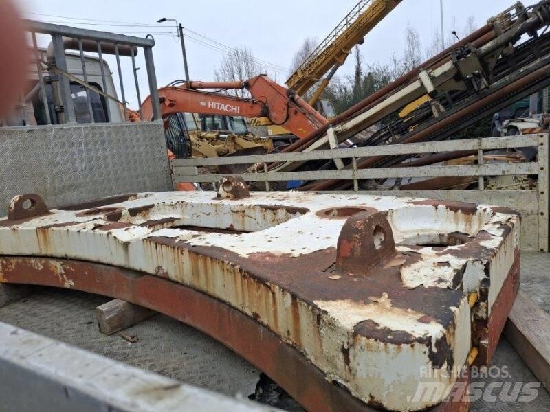 Krupp KMK 3040 All terrain cranes