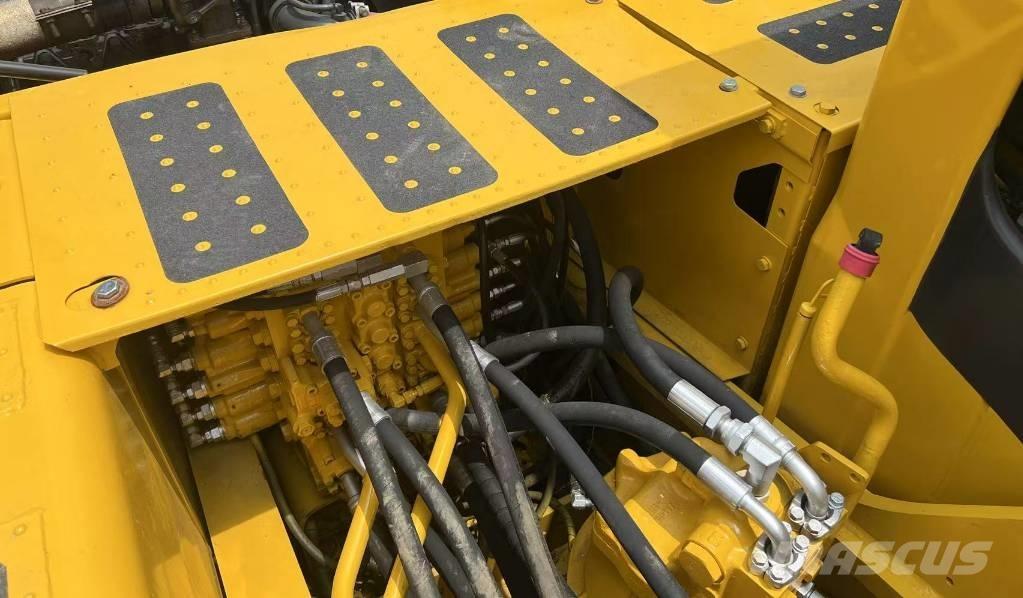 Komatsu PC200-7 Crawler excavators