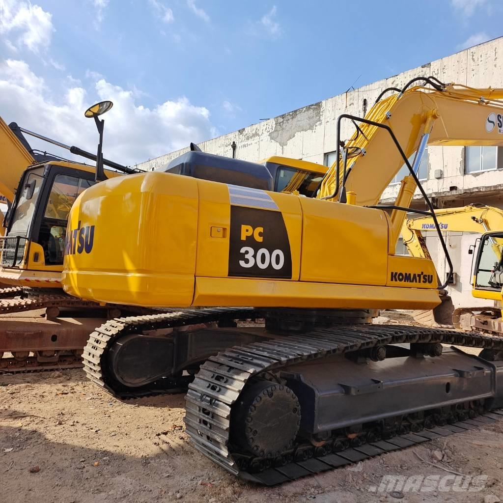 Komatsu PC 300 Crawler excavators