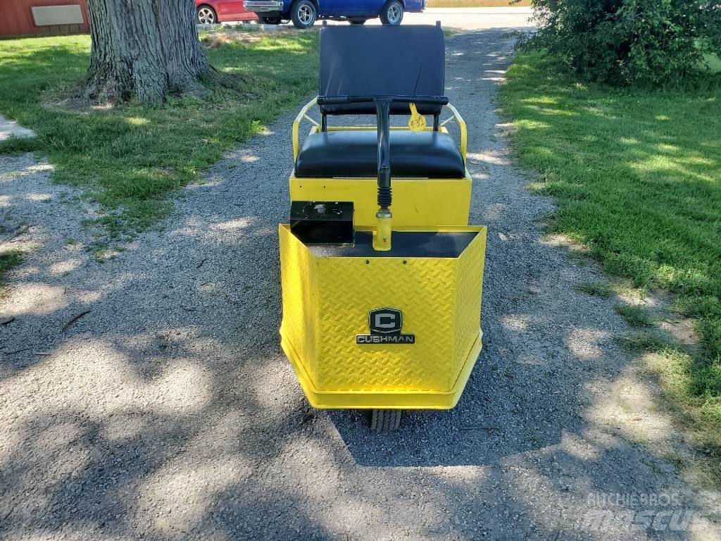 Cushman Minute Miser Towing trucks