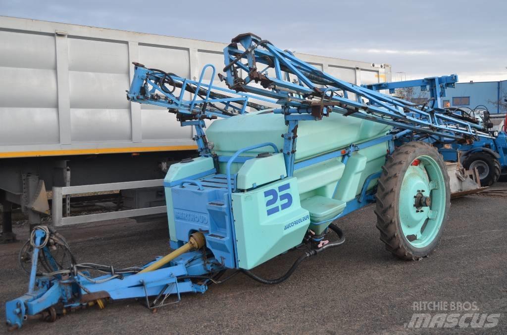 Berthoud Racer 25 Trailed sprayers