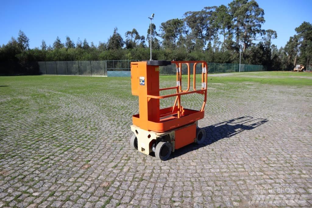 JLG 1230ES 5.66 m Vertical mast lifts