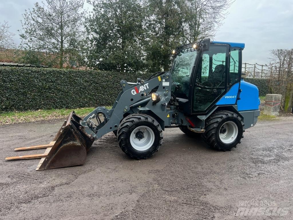 GiANT V 6004 T Multi purpose loaders