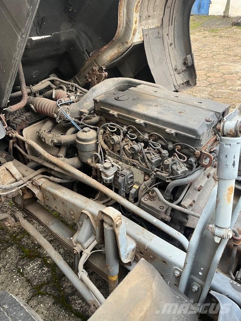 Mercedes-Benz 814 Flatbed / Dropside trucks