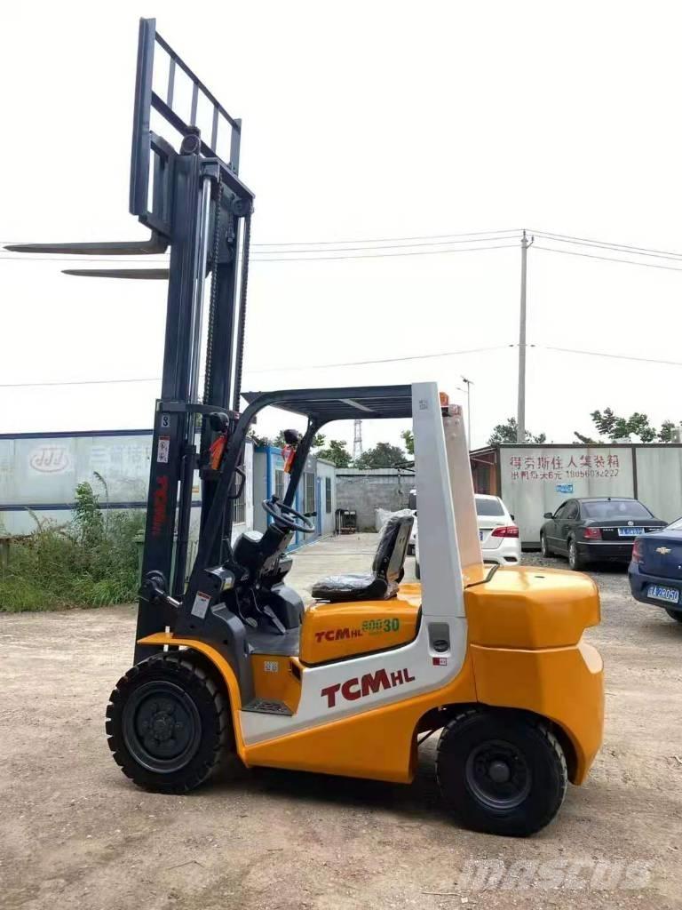 TCM FD 30 Diesel trucks