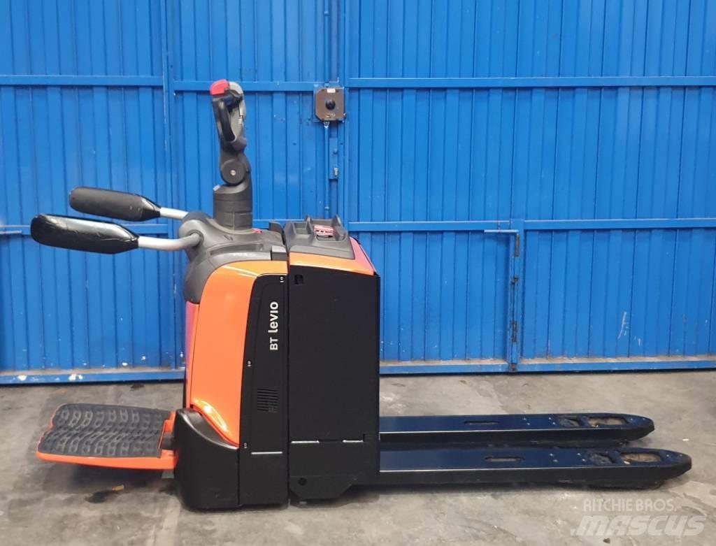 BT LPE 200 Low lifter with platform