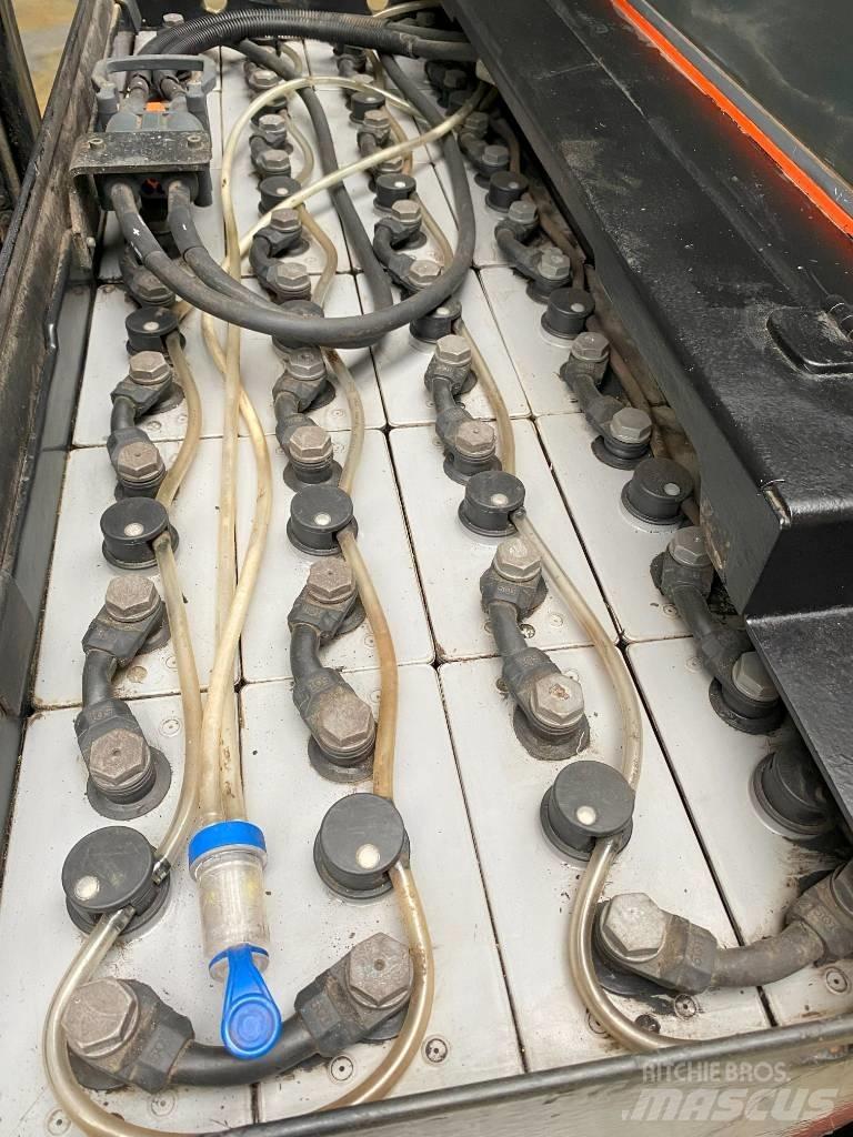 Toyota RRE140H Reach trucks