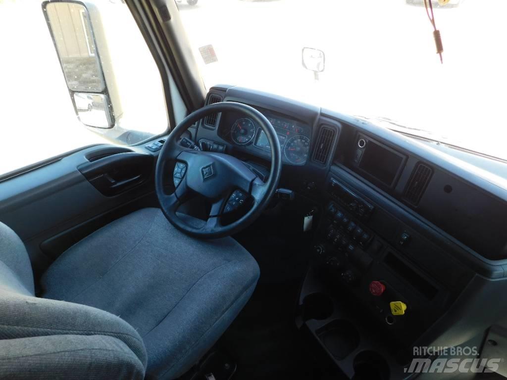 International LT 625 Tractor Units