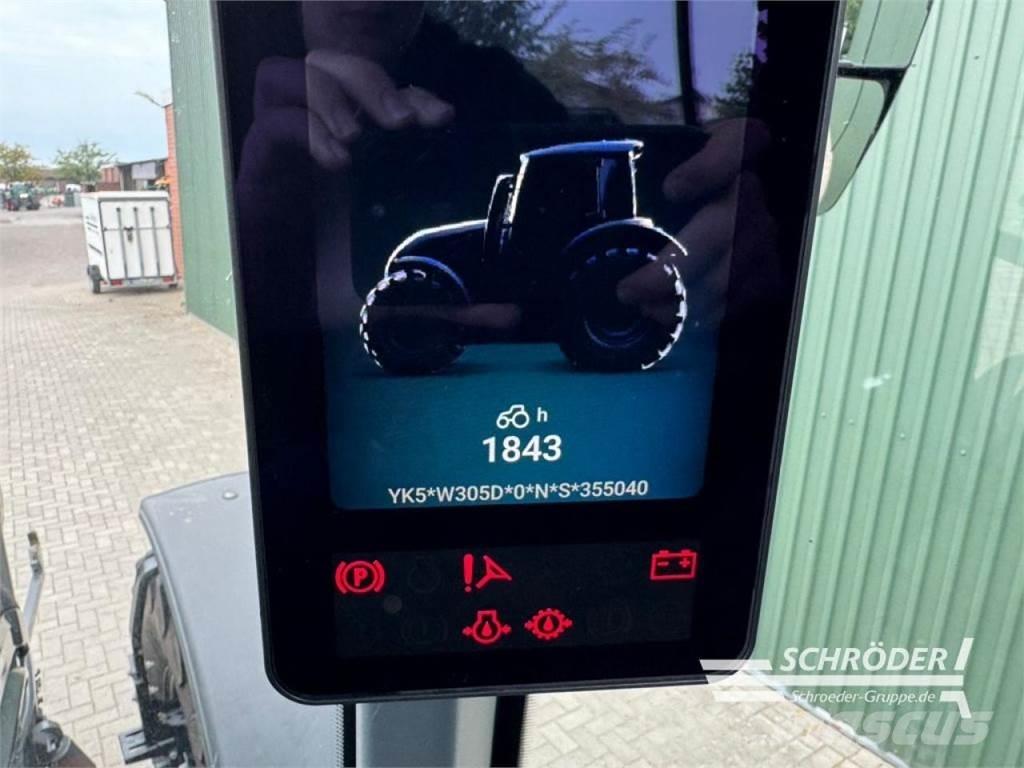 Valtra Q 305 Tractors