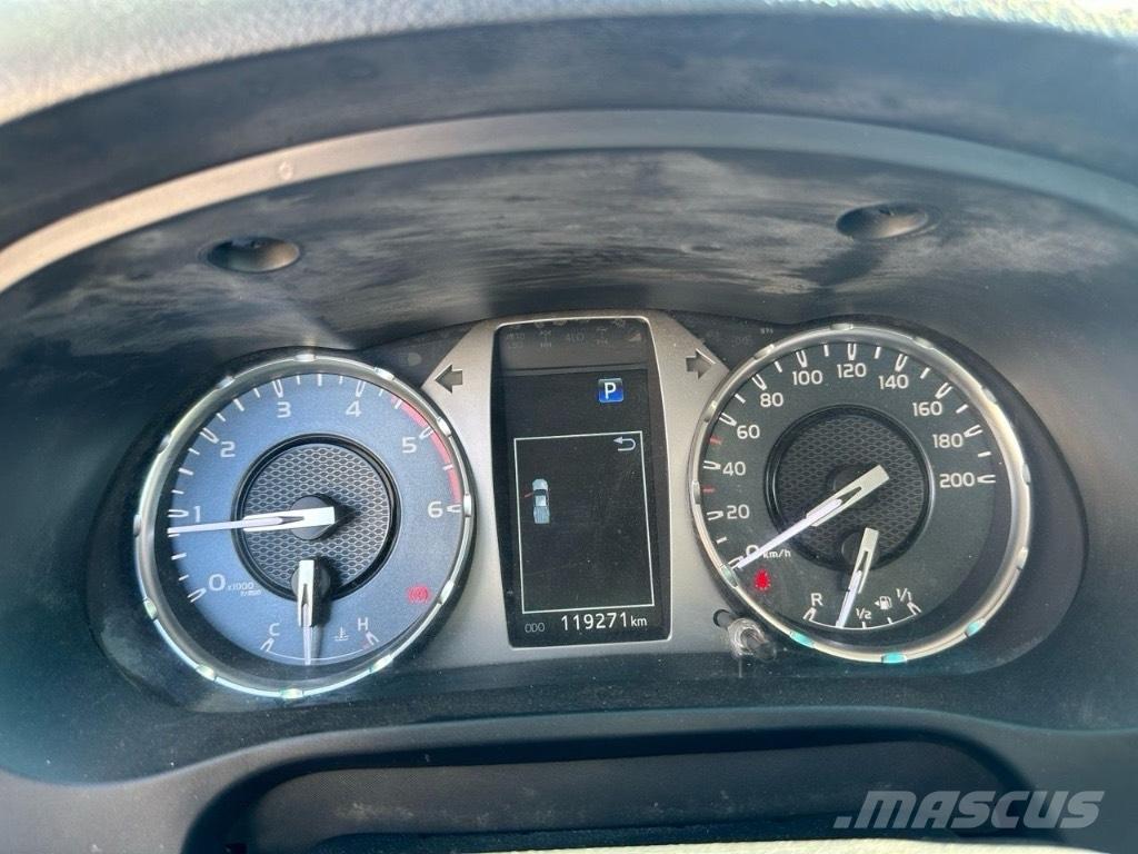 Toyota Hilux Cars
