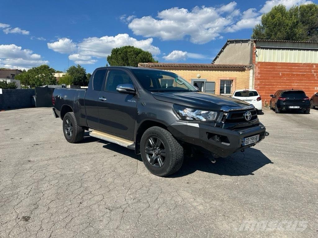 Toyota Hilux Cars
