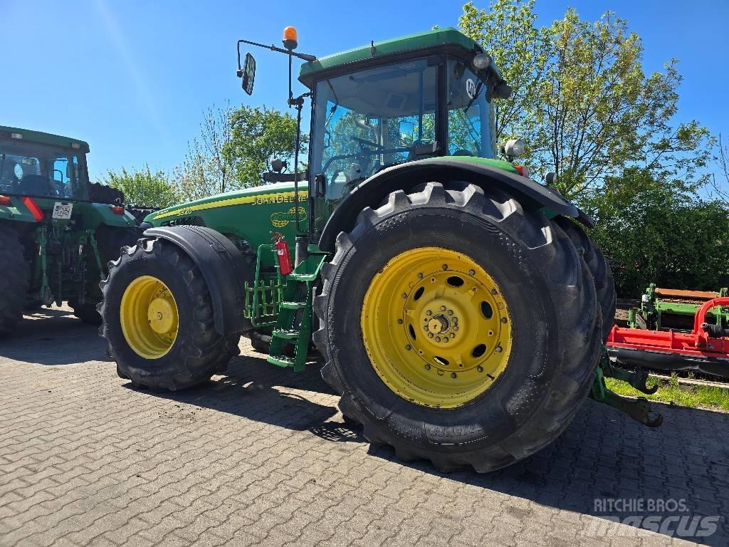 John Deere 8320 Tractors
