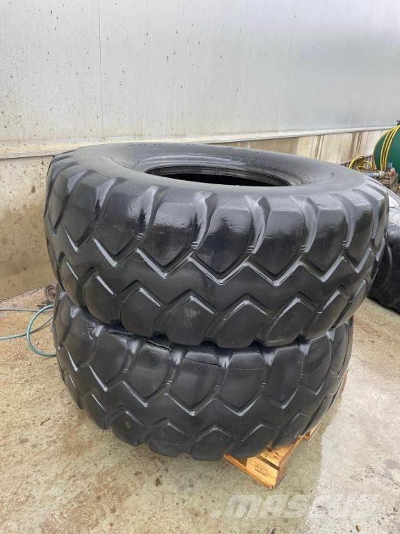  Diversen banden Tyres, wheels and rims