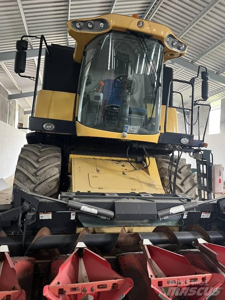 New Holland CX 6090 Combine harvesters