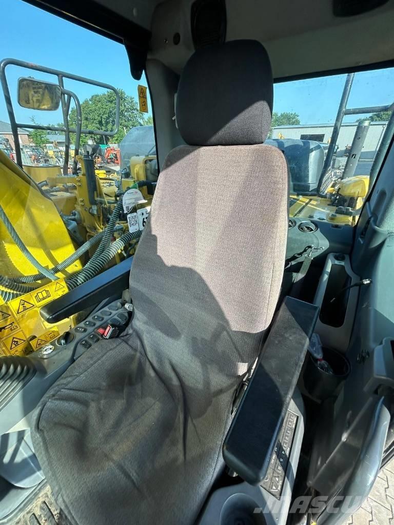 Komatsu PC 210 LC-11 Crawler excavators