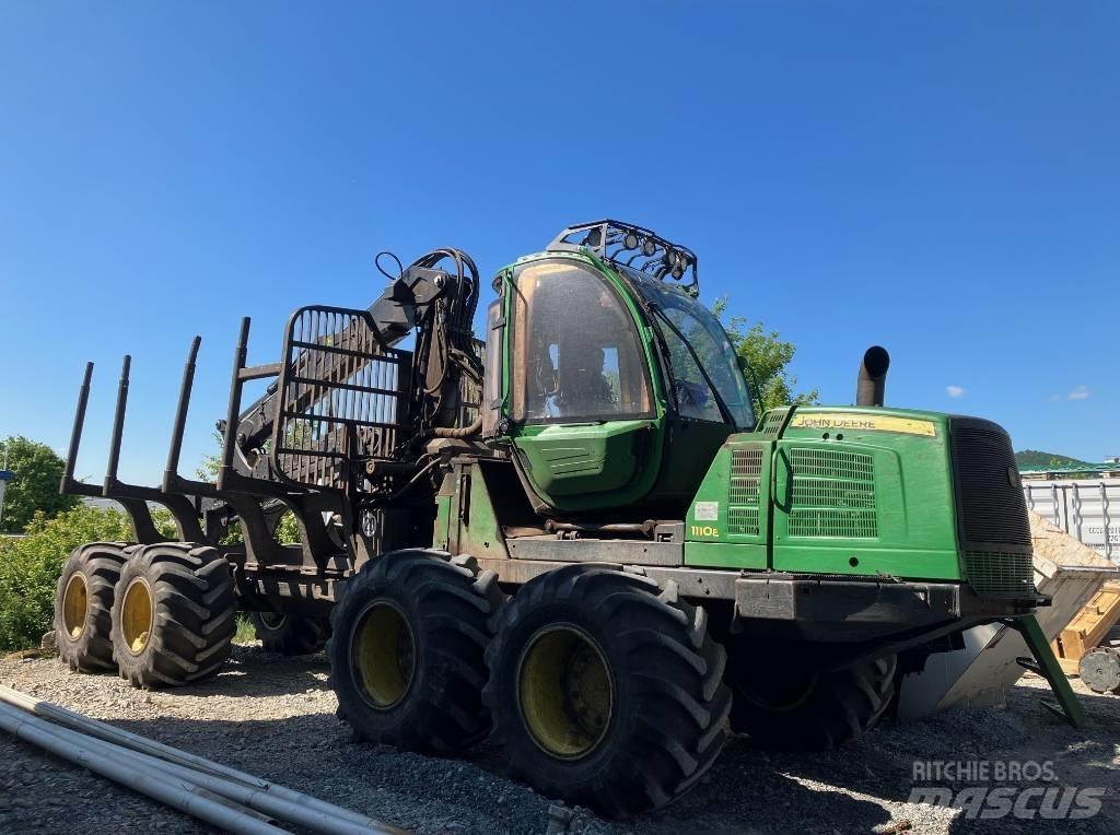 John Deere 1110 E Forwarders