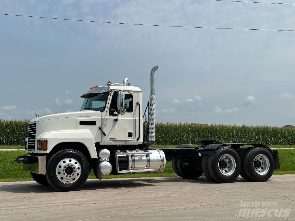 Mack Pinnacle 64ft Tractor Units