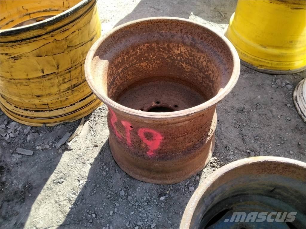Valmet 820 20x22,5 Tyres, wheels and rims