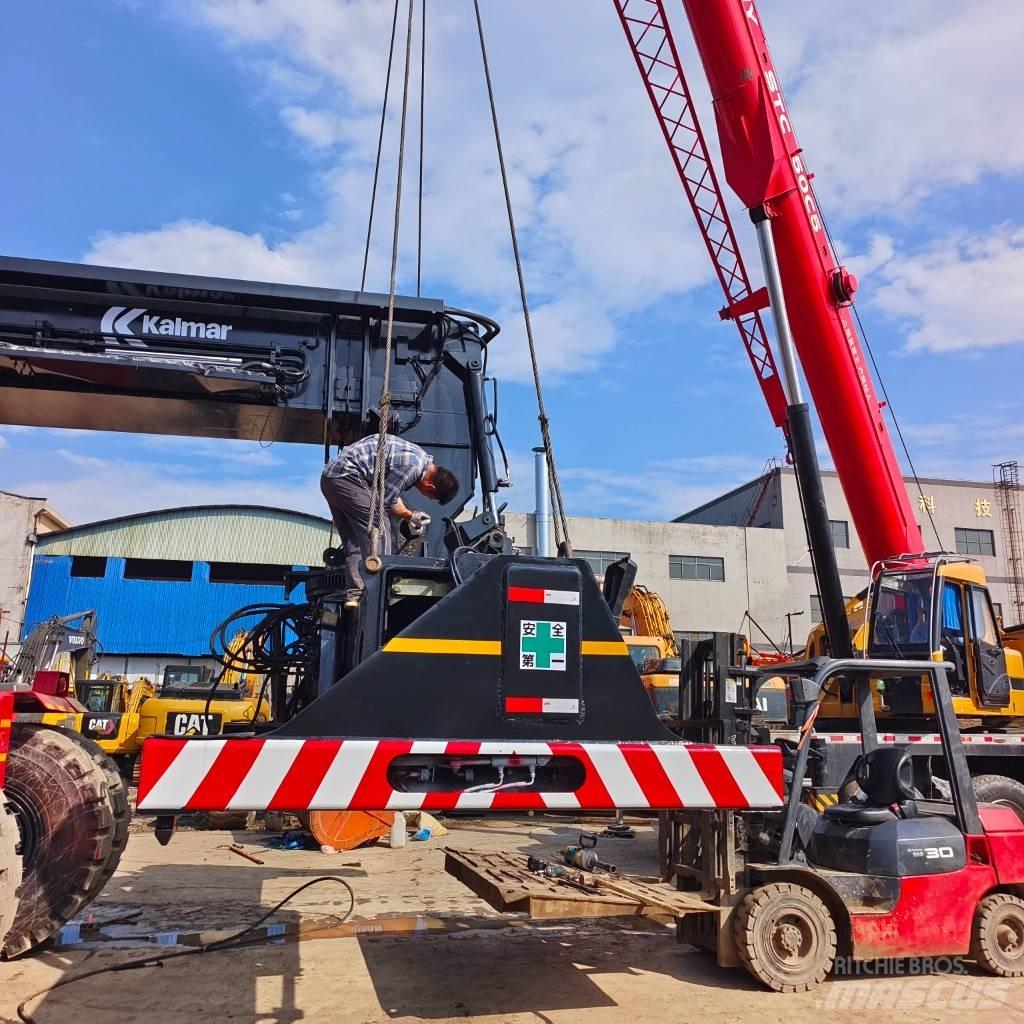 Kalmar DRF 450 Reachstackers