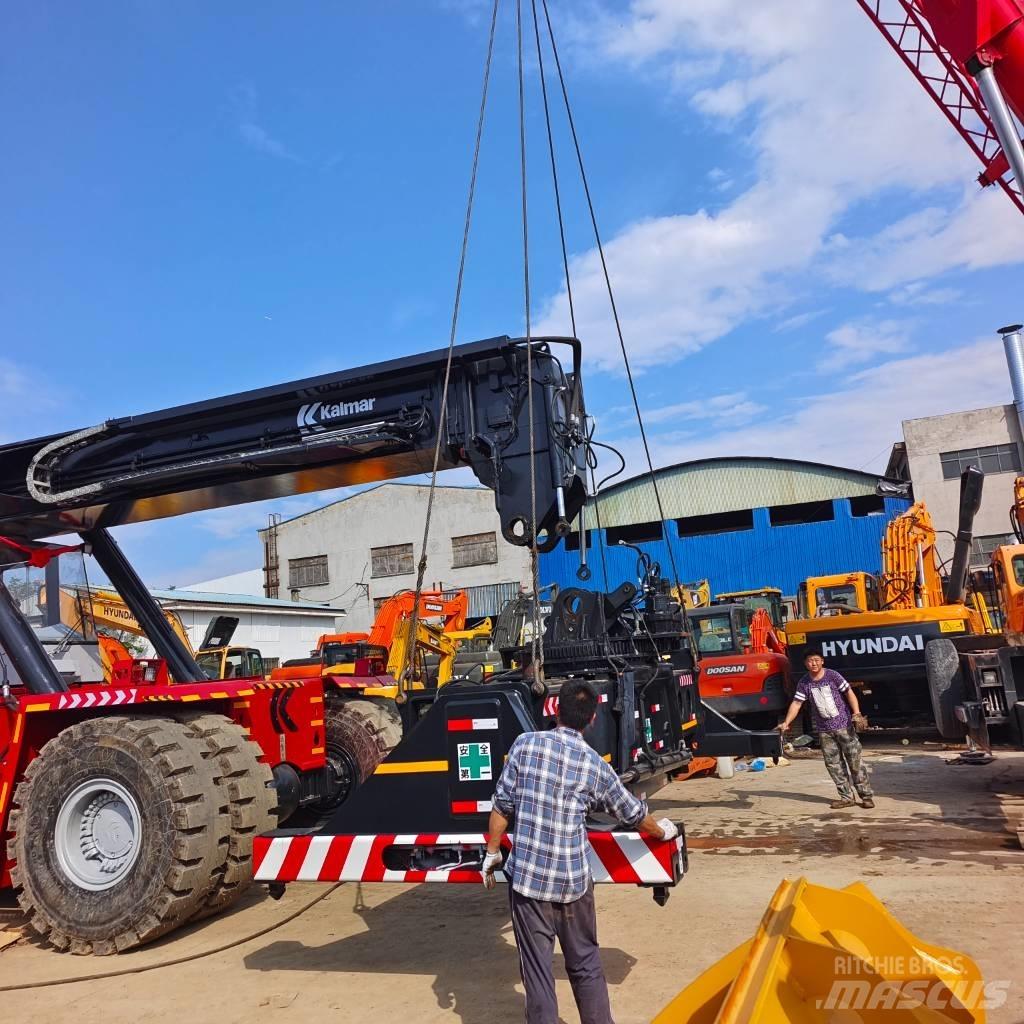 Kalmar DRF 450 Reachstackers