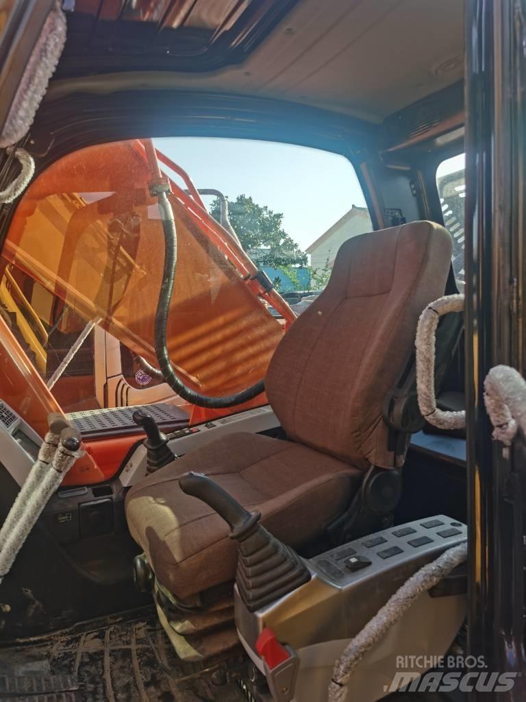 Doosan DX 225 LC Crawler excavators