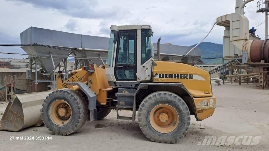 Liebherr L 514 Chassis and suspension