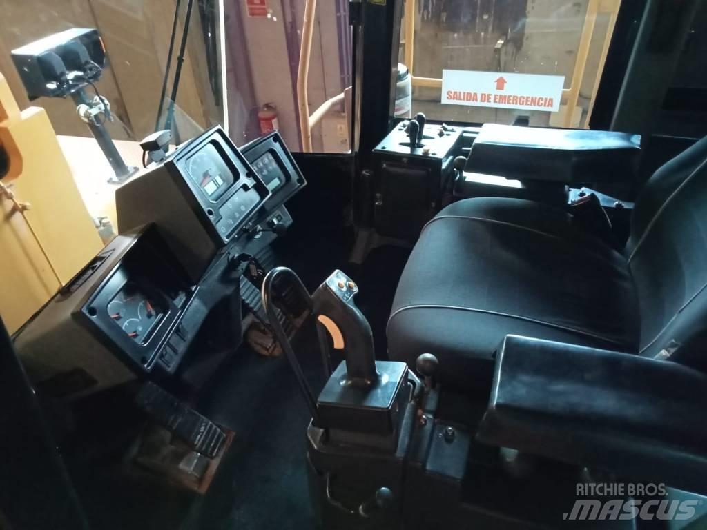 CAT 988H Mini loaders