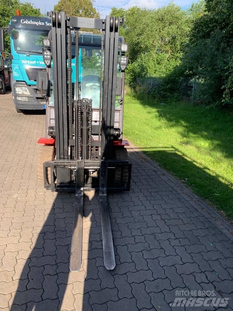 Manitou ME425C Electric forklift trucks