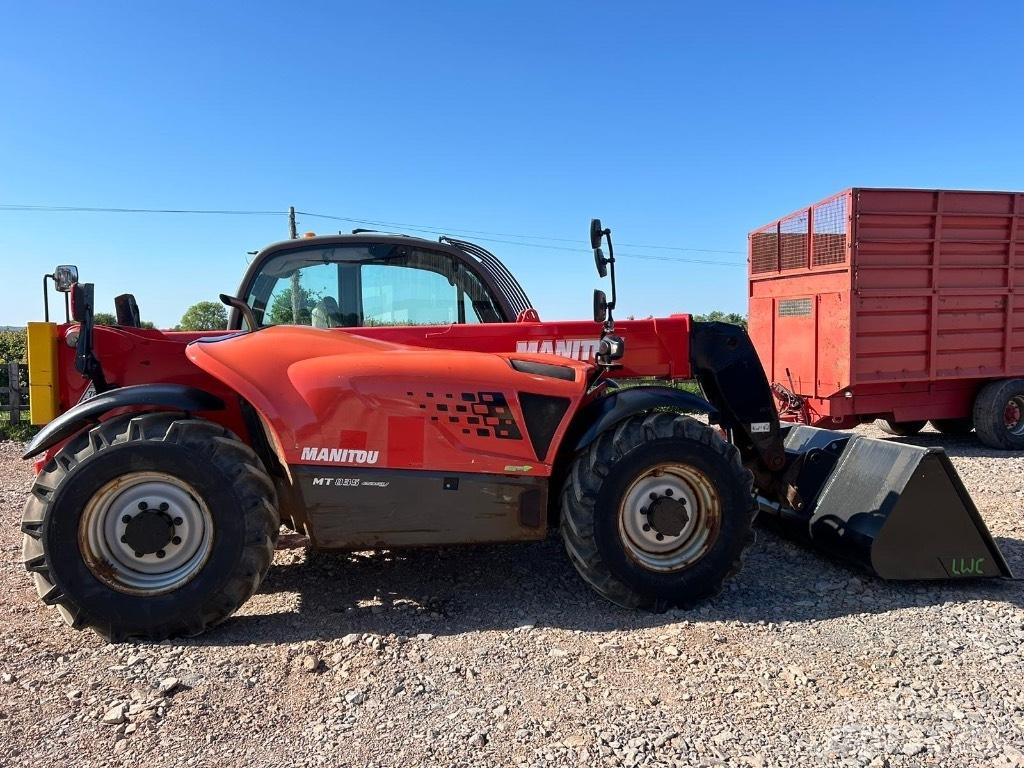 Manitou MT 835 Telescopic handlers