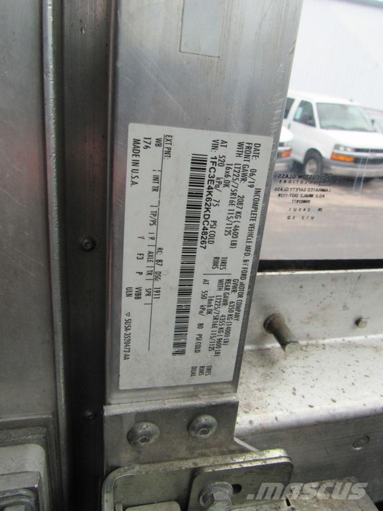 Ford E-450 Box body trucks