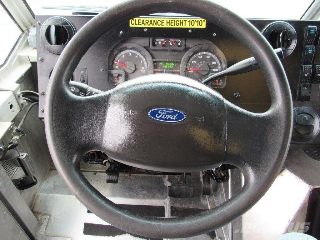 Ford E-450 Box body trucks