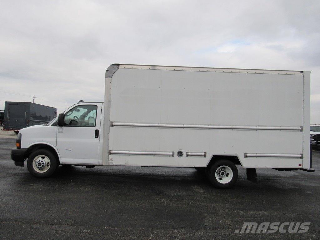 GMC Savana 3500 Box body trucks