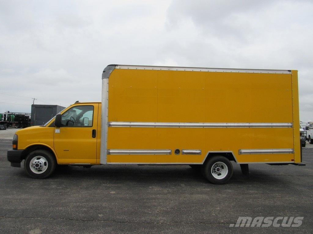 GMC Savana 3500 Box body trucks