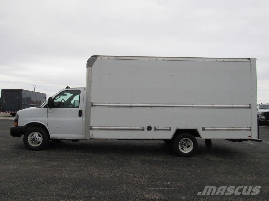 GMC Savana 3500 Box body trucks