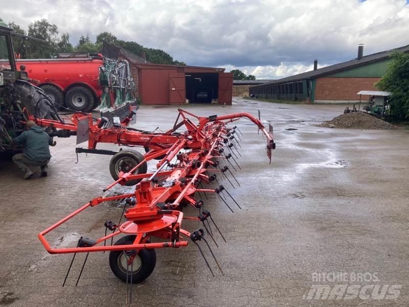 Kuhn GF8702T Rakes and tedders