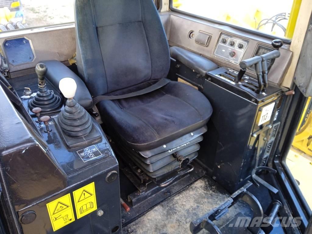 Komatsu D 155 AX-3 Crawler dozers