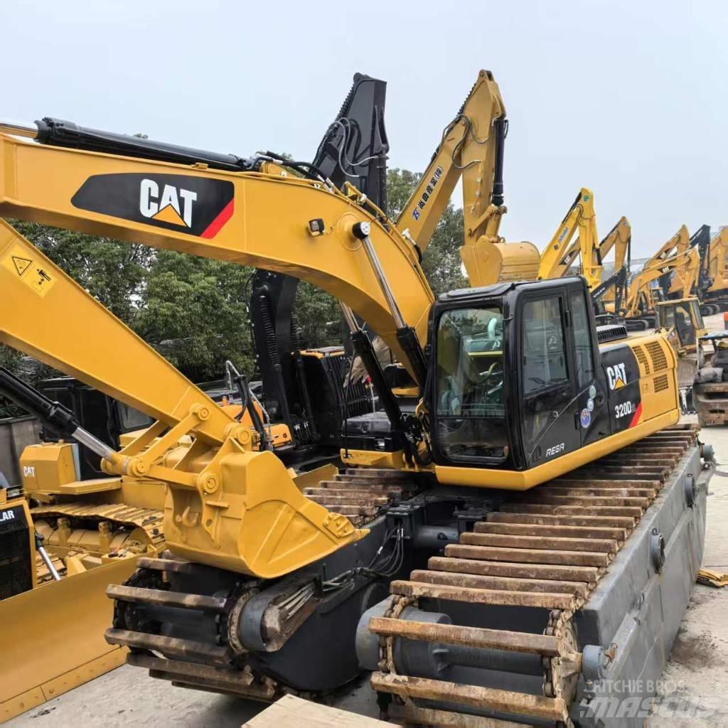 CAT 320 D Amphibious Excavators